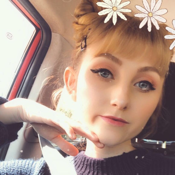 Meet your Posher, Madison - Picture 1 of 1